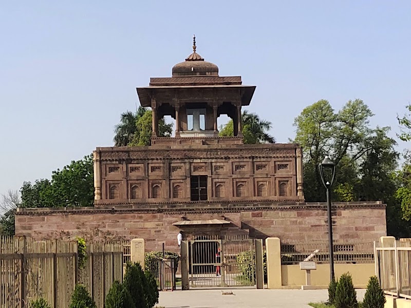 Khusro Bagh, Prayagraj - Khusro Bagh, Prayagraj CRRC+WC3, Lukarganj, Prayagraj, Uttar Pradesh 211001, India