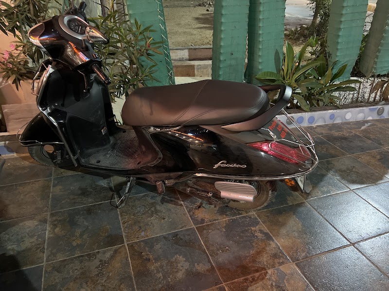 Dwarkesh Bike rents - Dwarkesh Bike rents, Jodha manek chowk, Narshi Keshavji Vadi, Dwarka, Gujarat 361335, India