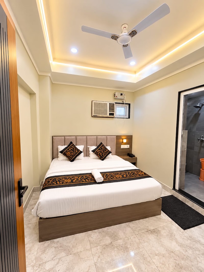 GG STAY INN - GG STAY INN D35/140, Post Office, near Jangambadi, Jangambari, Bangali Tola, Varanasi, Uttar Pradesh 221001, India