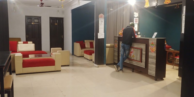Hotel O Golden Villa - Hotel O Golden Villa B 1, near MARVEL HOMES, Block B, Sector 61, Noida, Uttar Pradesh 201307, India