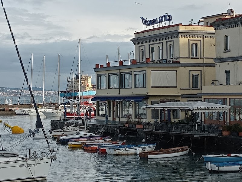 La Scialuppa Restaurant - La Scialuppa Restaurant, Piazzetta Marinari, 5, 80132 Napoli NA, Italy
