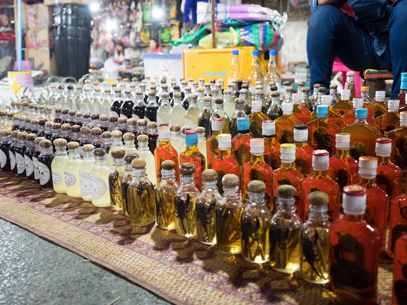 Luang Prabang Night Market - Luang Prabang Night Market, Ban Pakham, V4QM+QM9 district & province, Sisavangvong Road, Luang Prabang, Laos
