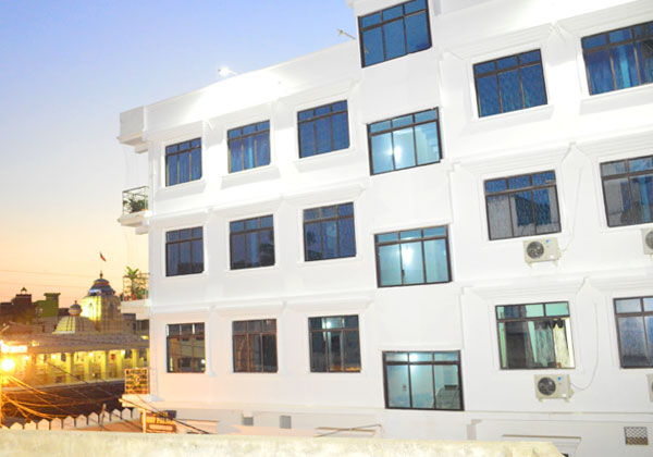 Hotel Ray Palace - Hotel Ray Palace, Infront of Sankaracharya, Manikarnika Sahi Rd, Swargadwar, Puri, Odisha 752001, India