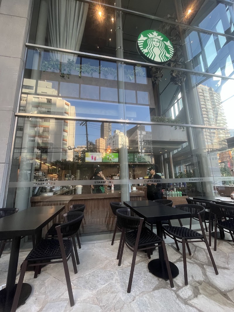 Starbucks - Starbucks, Av. Pedroso de Morais, 218 - Pinheiros, São Paulo - SP, 05420-000, Brazil