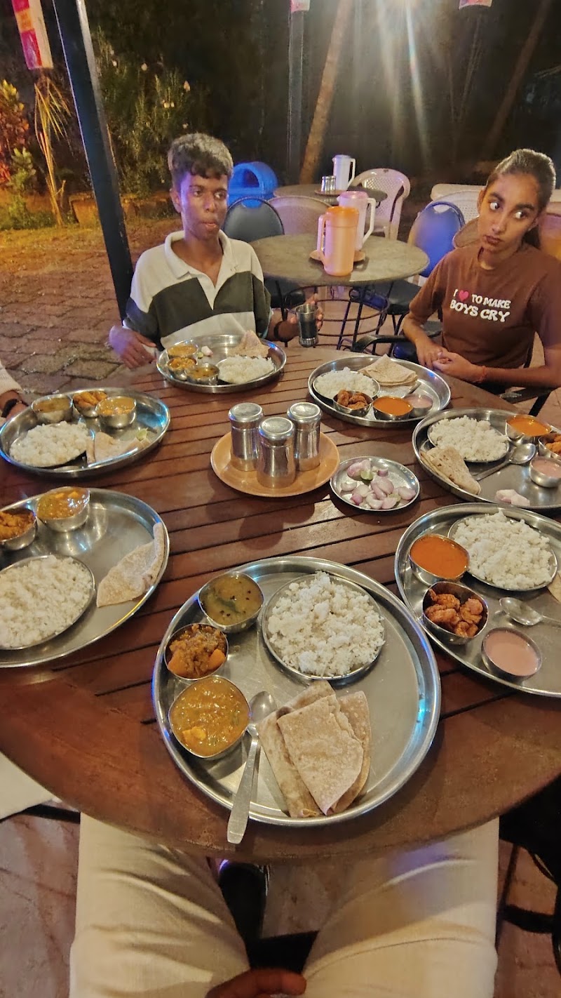 Seaside beach resorts and restaurant - Seaside beach resorts and restaurant SHOP NO 1, Chivla Beach Rd, beside ROCK GARDEN, ENTRANCE, Malvan, Maharashtra 416606, India