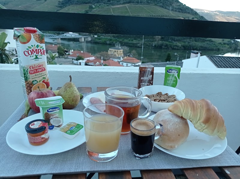 Alojamento dos Santos - Alojamento dos Santos Urbanização Quinta Amarela 25, 5085-038 Pinhão, Portugal
