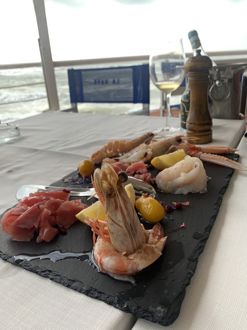 La Nave - La Nave, Lungomare di Levante, 276, 00054 Fregene RM, Italy