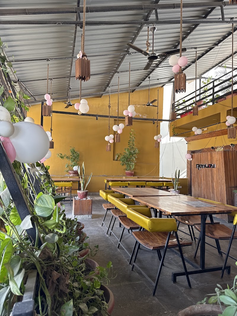 Replay Gaming Lounge & Cafe - Replay Gaming Lounge & Cafe 13, Tekri Madri Link Rd, Santosh Nagar, Tekari, Gayariawas, Central Area, Udaipur, Rajasthan 313002, India