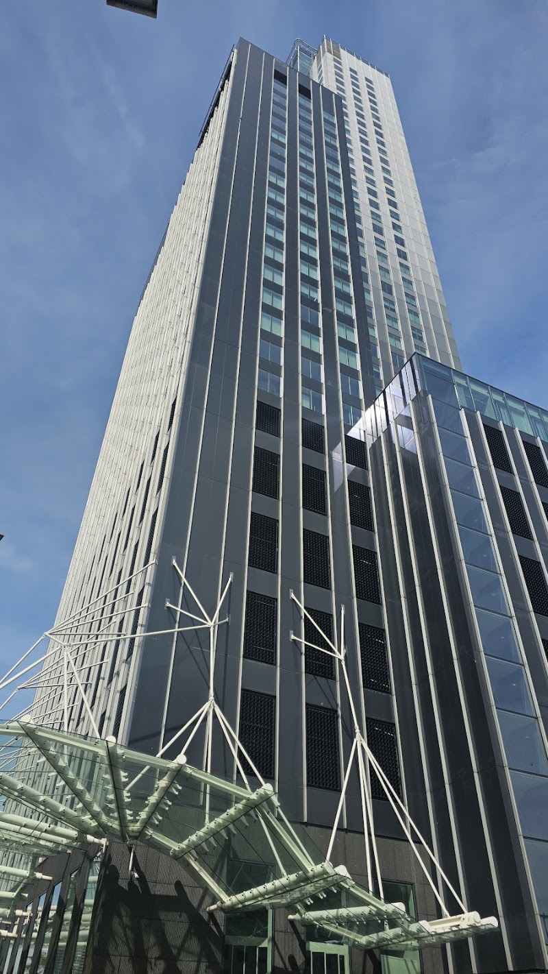 MOBIHUB | P+R Maastoren - MOBIHUB | P+R Maastoren, Wilhelminakade 101, 3071 JV Rotterdam, Netherlands