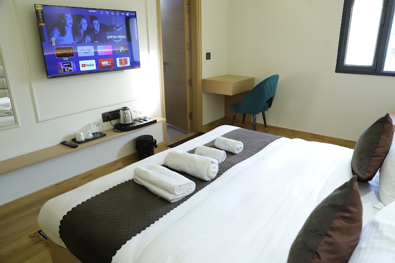 hotel welcome palace (family hotel ) 3 star. Near MC donalds new Delhi railway station & connaught place - hotel welcome palace (family hotel ) 3 star. Near MC donalds new Delhi railway station & connaught place 8725, Desh Bandhu Gupta Rd, near MC donalds, Arya Nagar, Paharganj, New Delhi, Delhi 110055, India