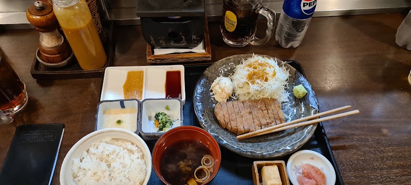 Gyukatsu Motomura Shibuya Branch - Gyukatsu Motomura Shibuya Branch Japan, 〒150-0002 Tokyo, Shibuya, 3-chōme−18−１０ 大野ビル2号館 B1F
