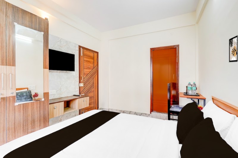Super Townhouse by OYO Marathahalli Near Sri Nagalingeshwar Swamy Temple Formerly Hotel Avenue - Super Townhouse by OYO Marathahalli Near Sri Nagalingeshwar Swamy Temple Formerly Hotel Avenue, Property No.100, Situated at Presently known as ASHWATHNAGAR, Hobli, Varthur, presently, Munnekolala, Bengaluru, Karnataka 560037, India