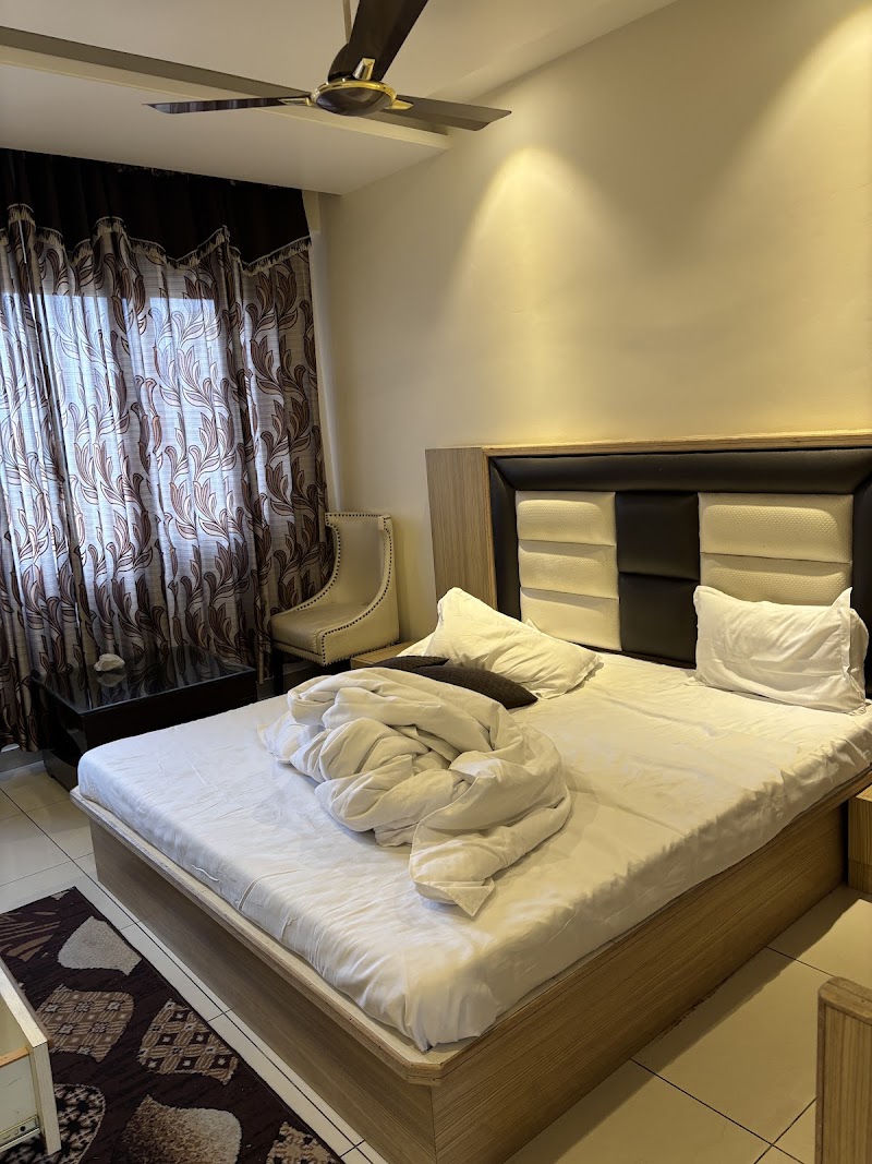 Hotel President - Hotel President R436+559, opp. New Bus Stand, Moien, Chintpurni, Himachal Pradesh 177110, India