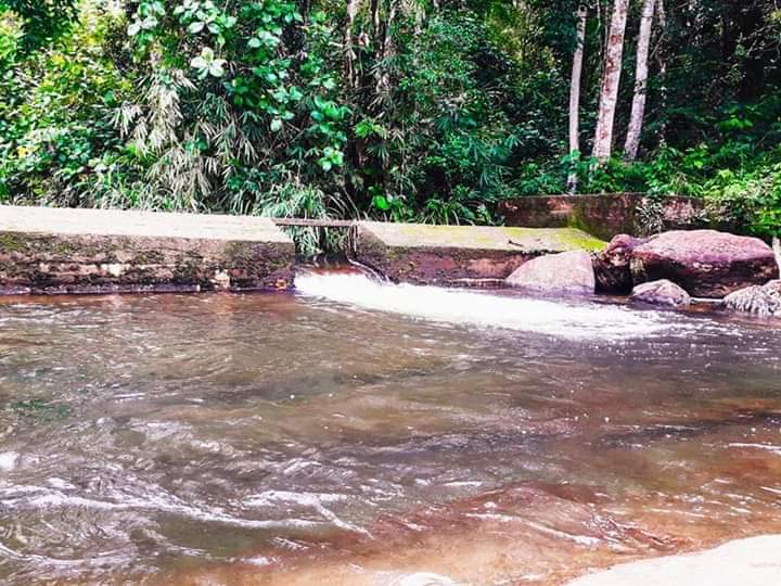 Biso Dola Ella - Biso Dola Ella, V78C+9WC, Dehiowita Road, Eheliyagoda, Sri Lanka