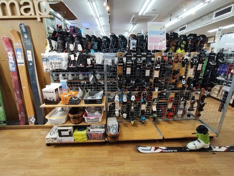 Ishii Sports Kanda Main Store - Ishii Sports Kanda Main Store 3-chōme-10 Kanda Ogawamachi, Chiyoda City, Tokyo 101-0052, Japan