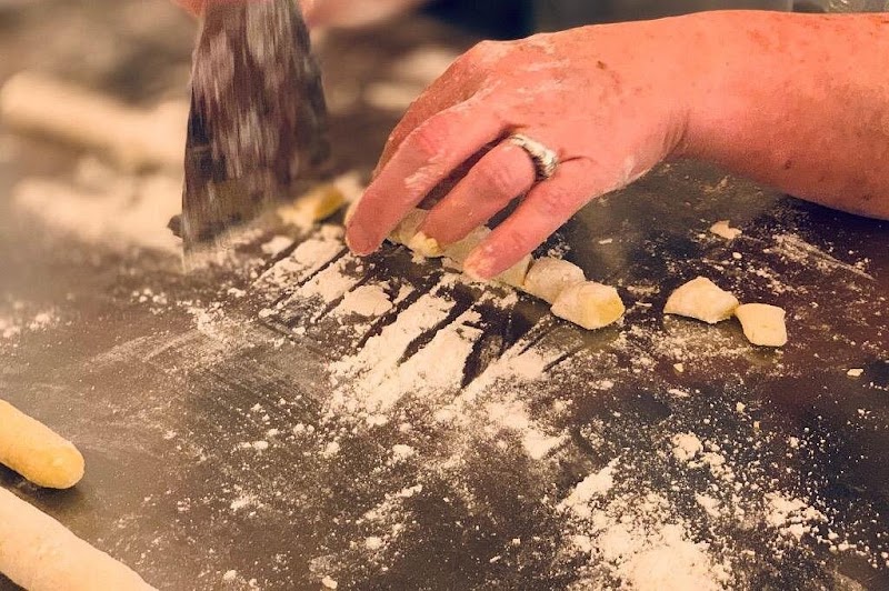 Rome Pasta and Tiramisu Class - Rome Pasta and Tiramisu Class, Via della Lungaretta, 169, 00153 Roma RM, Italy