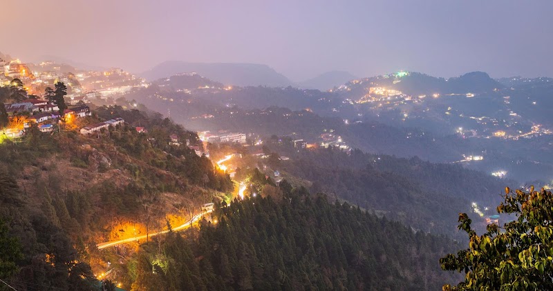The Mall Road - The Mall Road F34Q+MV4, Mall Rd, Luxmanpuri, Rajmandi, Landour, Mussoorie, Uttarakhand 248179, India