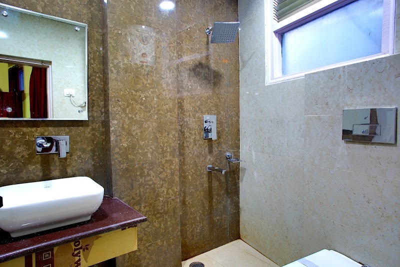 Hotel Raghunath Jammu - Hotel Raghunath Jammu VIP Gate, Hari Market Road, opp. Raghunath Temple, Shalamar, Old Heritage City, Jammu, 180001
