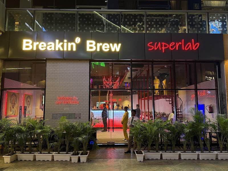 Breakin Brew - Breakin Brew M3M IFC, Unit No. R1 002 & R1003 Golf Course Extension Road Sector 66, Badshahpur, Manesar, Gurugram, Haryana 122101, India