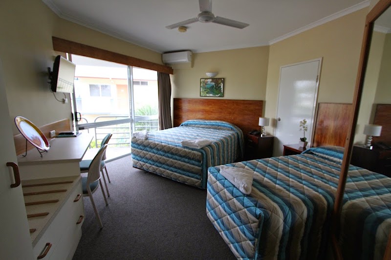 Tropical Queenslander - Tropical Queenslander 287 Lake St, Cairns North QLD 4870, Australia