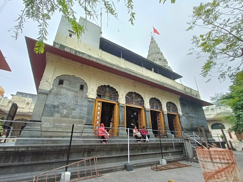 Shri Dwarkadhish Gopal Mandir Ujjain - Shri Dwarkadhish Gopal Mandir Ujjain Mahakaal Temple, Patni Bazar, Kamri Marg, Ujjain, Madhya Pradesh 456006, India