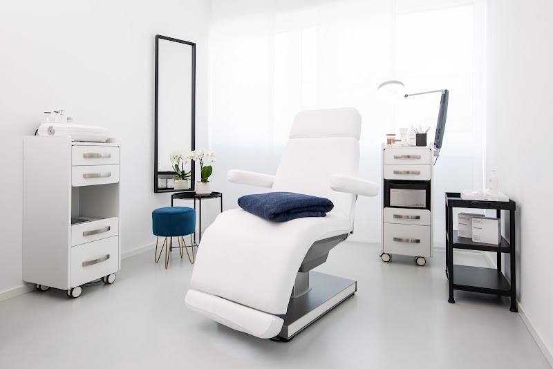 Riml Aesthetics - Riml Aesthetics bei Innsbruck AT, Unternehmerzentrum 23, 6073 Sistrans, Austria