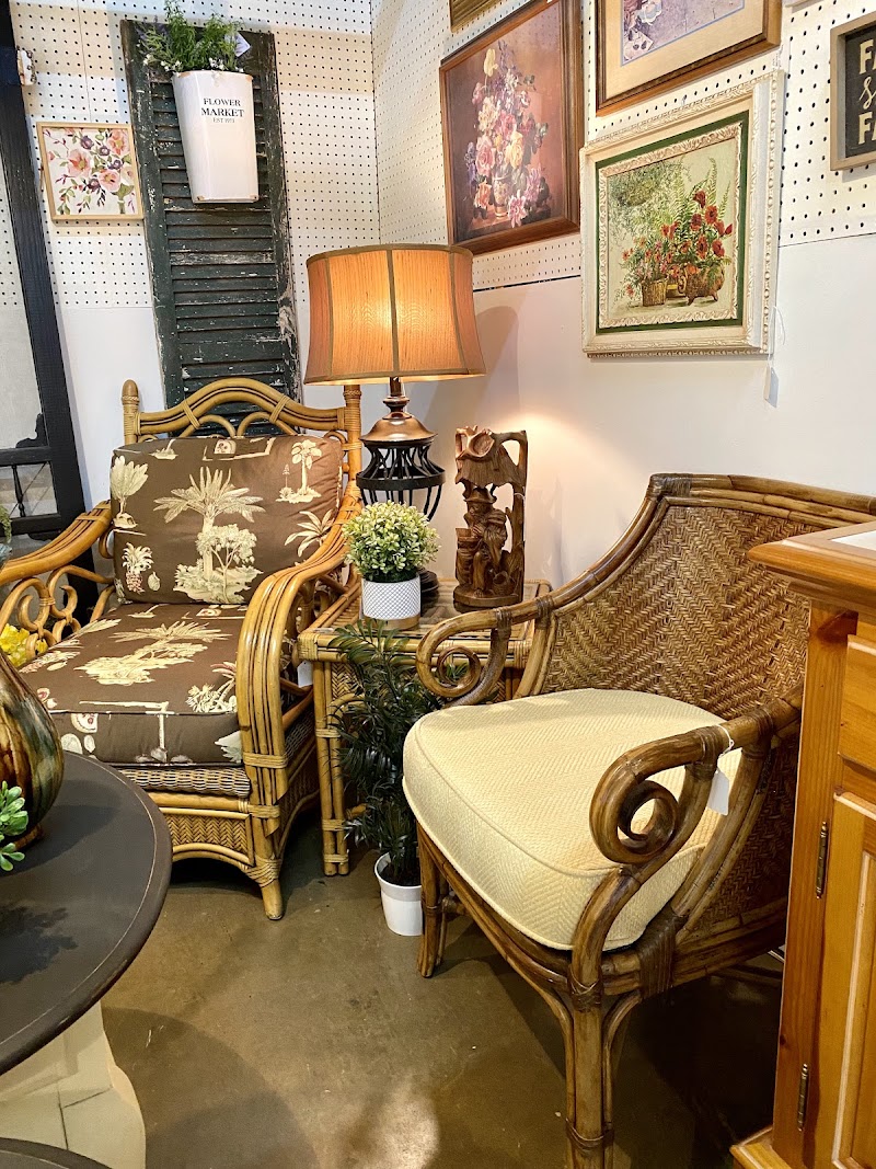 River City Antique Mall - River City Antique Mall, 876 Spider Webb Dr, Rome, GA 30161, USA