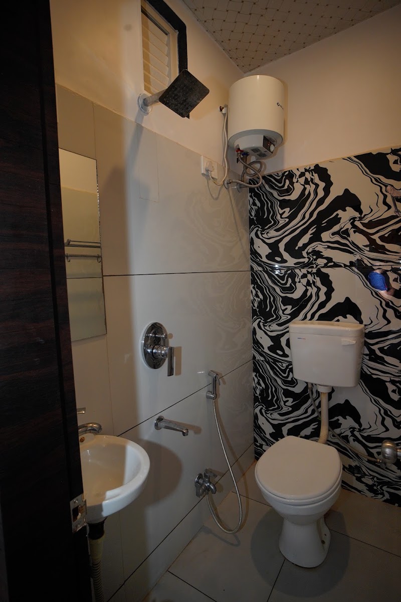 Hotel Lake Bridge - Hotel Lake Bridge 24, Gogawat Wadi Rd, inside Chandpol, Chand Pole, Udaipur, Rajasthan 313004, India