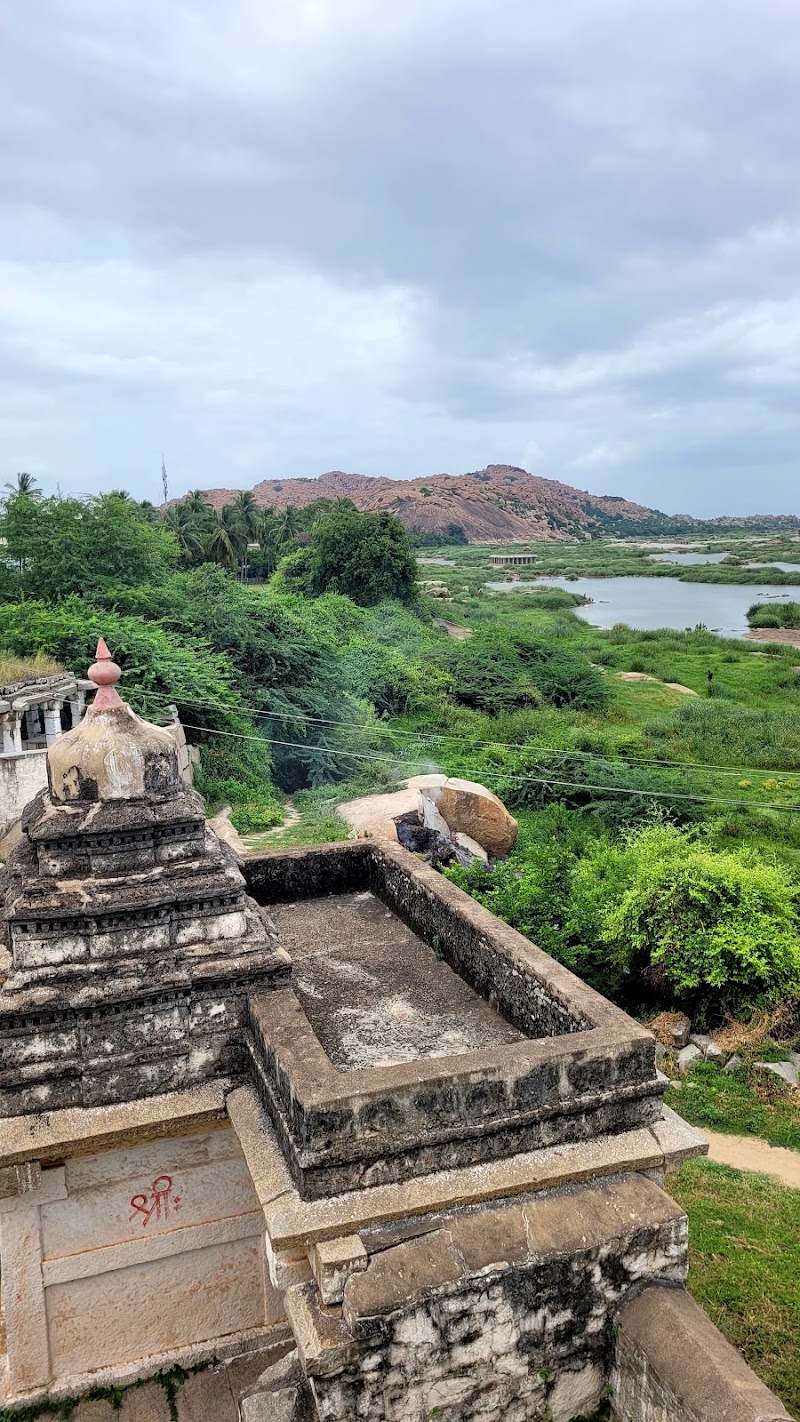 Chintamani Matha Anegundi - Chintamani Matha Anegundi, 8FXV+44C, Anegundi, Karnataka 583227, India