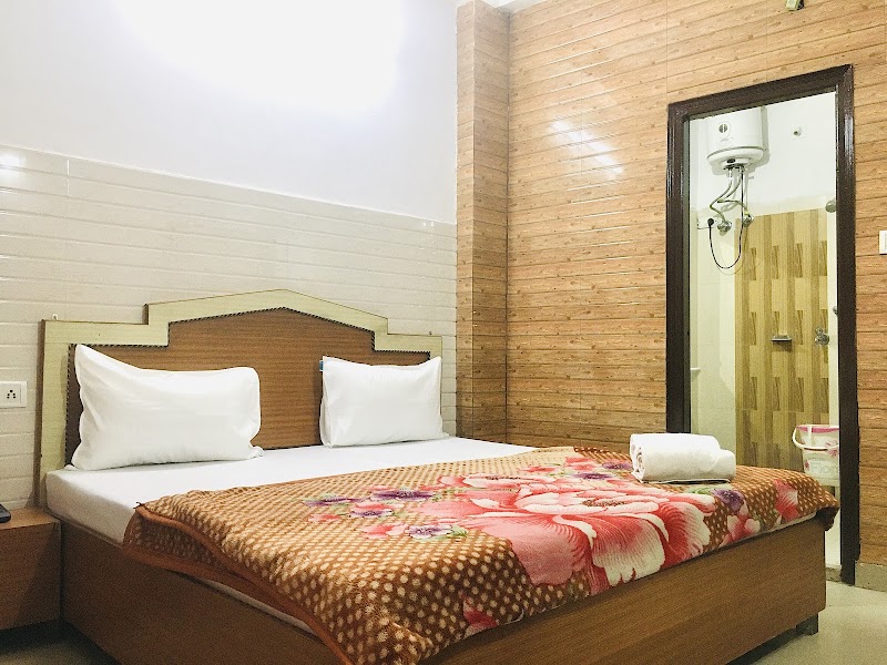Trimrooms @ Katra Railway Station - Trimrooms @ Katra Railway Station, Railway Station, Railway Rd, near Katra, Katra, 182301