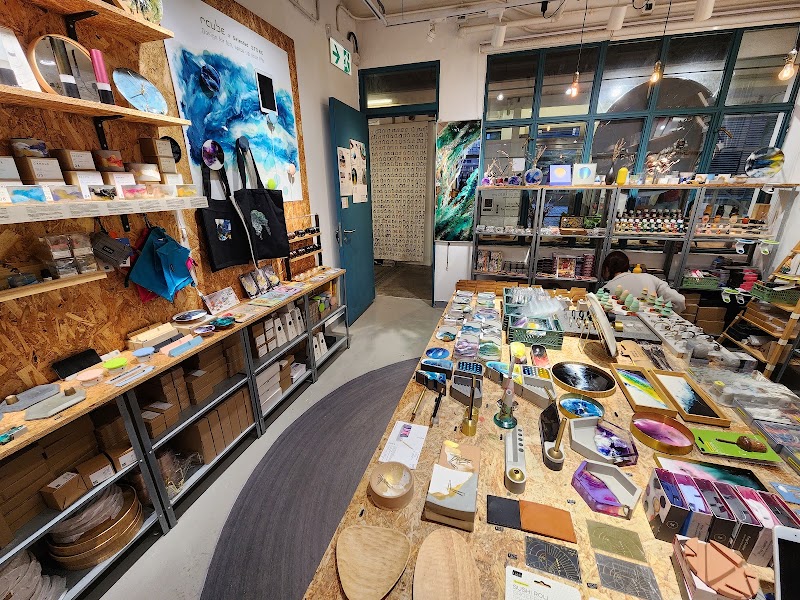 rcube store - rcube store S303, 3F, Block A, PMQ, 35 Aberdeen St, Central, Hong Kong