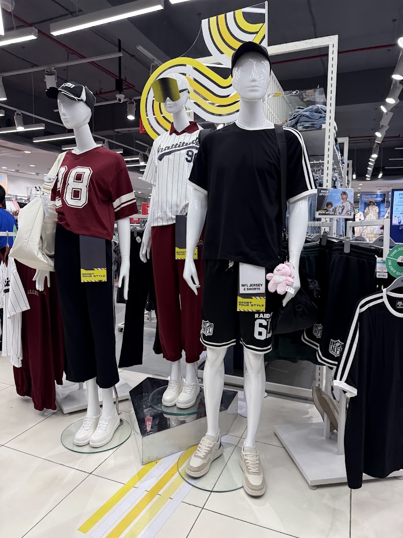 Max - Max Shipra Mall, Vaibhav Khand, Indirapuram, Ghaziabad, Uttar Pradesh 201014, India
