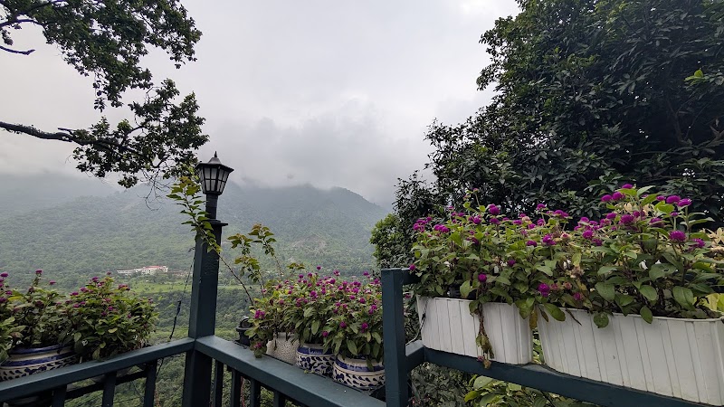 The Mud House Cafe - The Mud House Cafe Main Nainital Highway, Nanital Jeliokot, road, Dolmar, Uttarakhand 263127, India