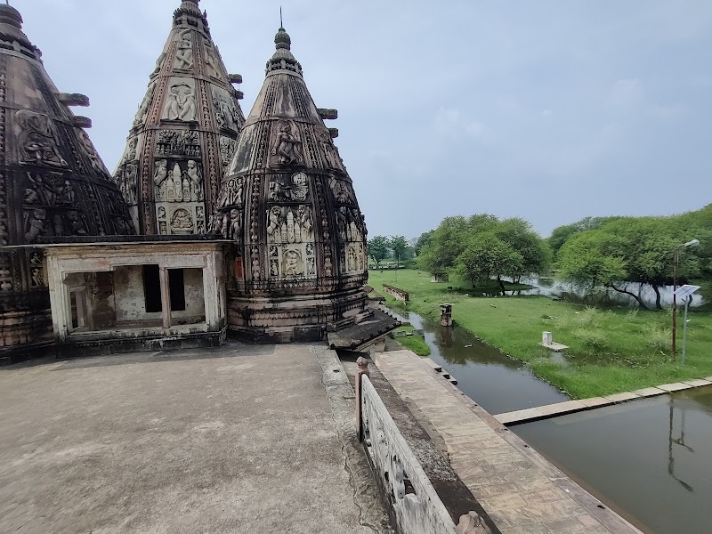 Ganesh Bagh, Chitrakoot, Uttar Pradesh - Ganesh Bagh, Chitrakoot, Uttar Pradesh, Village, Sonepur Road, behind new district hospital, Chitrakoot Dham, Karwi Mafi, Uttar Pradesh 210205, India