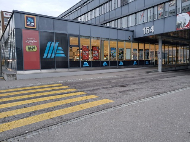 ALDI SUISSE - ALDI SUISSE, Bernstrasse 164, 3052 Zollikofen, Switzerland