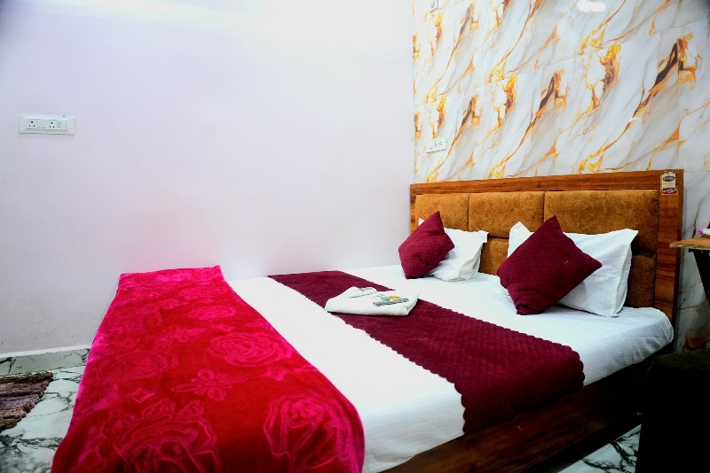 Hotel Ganraj | 300 Metre Distance from Mahakal Temple - Hotel Ganraj | 300 Metre Distance from Mahakal Temple 40/1 Naliya Bakhal, Mahakal Marg, Anand Ganj, Sakhipura, Ujjain, Madhya Pradesh 456006, India