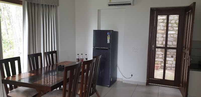 OYO Home 14047 Luxury 3BHK - OYO Home 14047 Luxury 3BHK, 3, BHK Cottage, Garkhal Kanda Rd, Kasauli, Himachal Pradesh 173225, India