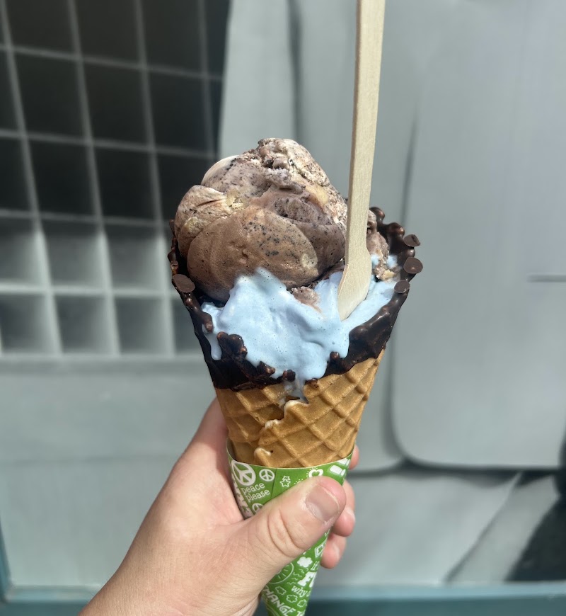 Ben & Jerry’s - Ben & Jerry’s 1200 Av. McGill College, Montréal, QC H3B 4G7, Canada