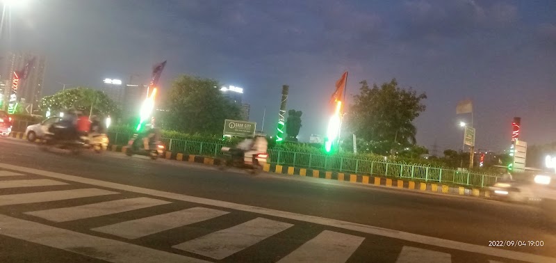 Greater Noida West Road - Greater Noida West Road, Greater Noida W Rd, Uttar Pradesh, India