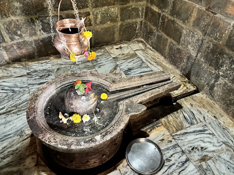 Kadyawaril Shri Ganapati temple, Anjarle - Kadyawaril Shri Ganapati temple, Anjarle, V32R+JWM, Murdi-Anjarle Khadipulmarge Kadyavaril Ganapati Mandir Marg, Anjarle, Maharashtra 415714, India