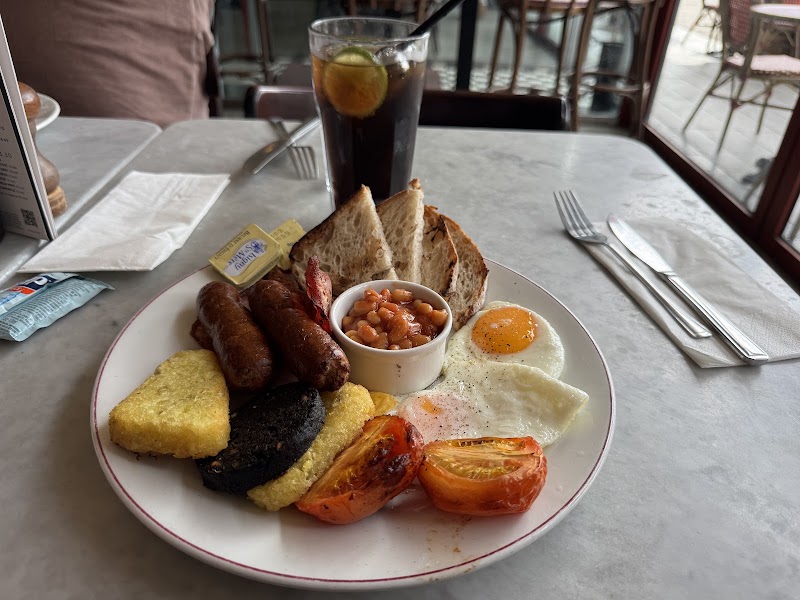 Café Rouge - St Katharine Docks - Café Rouge - St Katharine Docks, Tower Bridge House, 4 St Katharine's Way, London E1W 1BA, UK