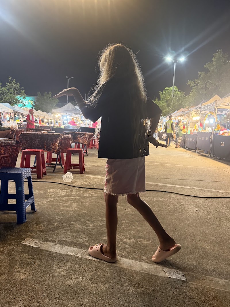 Friday night market - Friday night market R8RM+4JC, Chalong, Mueang Phuket District, Phuket 83000, Thailand