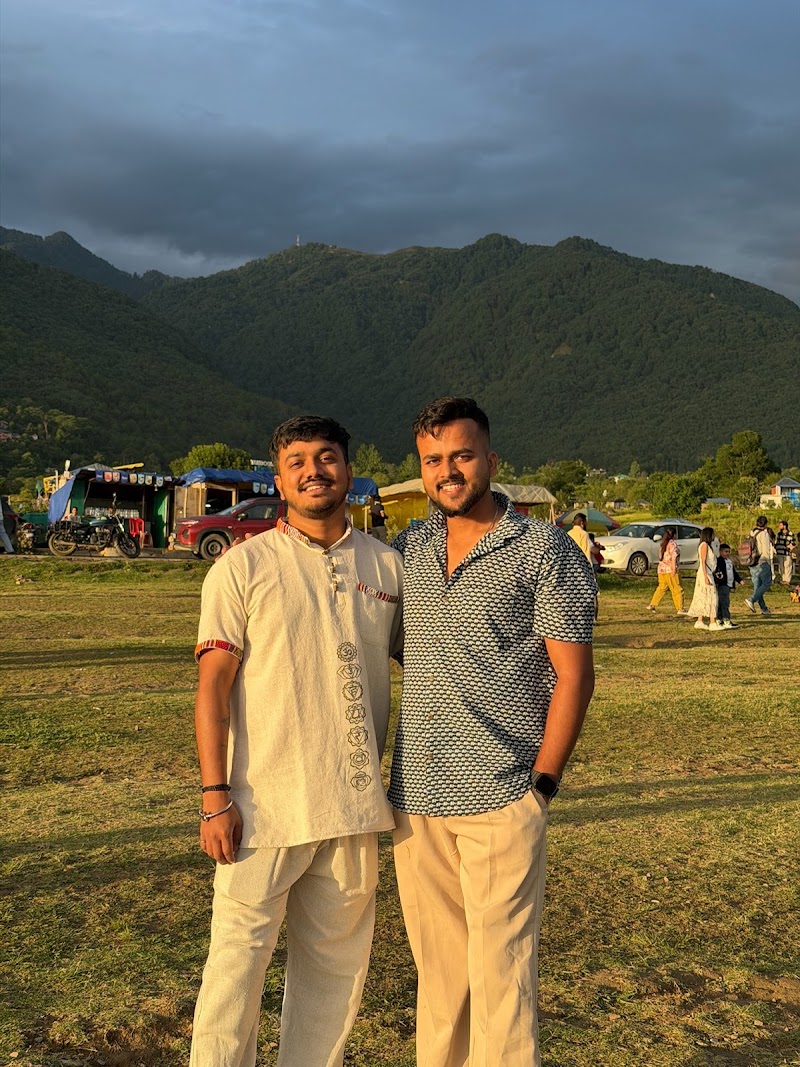Landing Site Bir - Landing Site Bir, 2PV5+2GX, Landing Road, Bir, Suja, Himachal Pradesh 176077, India