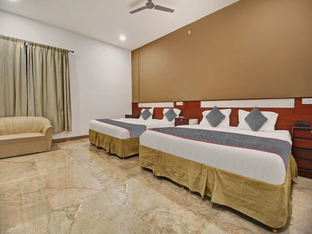 Palette by OYO Hotel Saket Greens - Palette by OYO Hotel Saket Greens, plot no 156, Raisen Rd, Patel Nagar, Bhopal, Madhya Pradesh 462022, India
