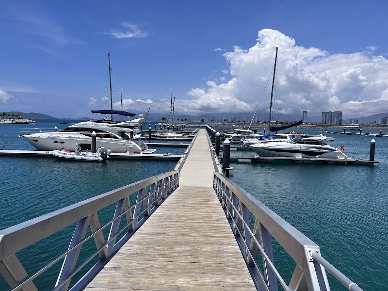 Flyboard Nha Trang - Flyboard Nha Trang Ana Marina, Đường Nguyễn Cơ Thạch, Khánh Hòa, Vietnam