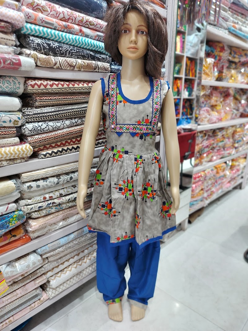 Royal Art Emporium - Royal Art Emporium, Market, opposite Hathipole, Hathipole, Main Circle, Udaipur, Rajasthan 313004, India