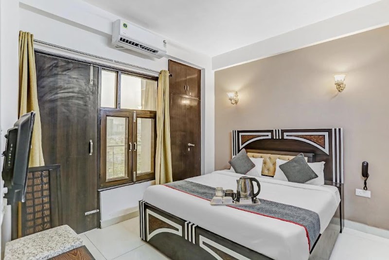 Hotel O by OYO Noida premium inn - Hotel O by OYO Noida premium inn number-3, metro Sector 75, gate, GT-54, Sector 117, Noida, Uttar Pradesh 201316, India