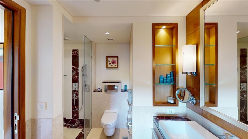 Radisson Blu Hotel, Nagpur - Radisson Blu Hotel, Nagpur 7, Wardha Rd, Chatrapati Nagar, Nagpur, Maharashtra 440015, India