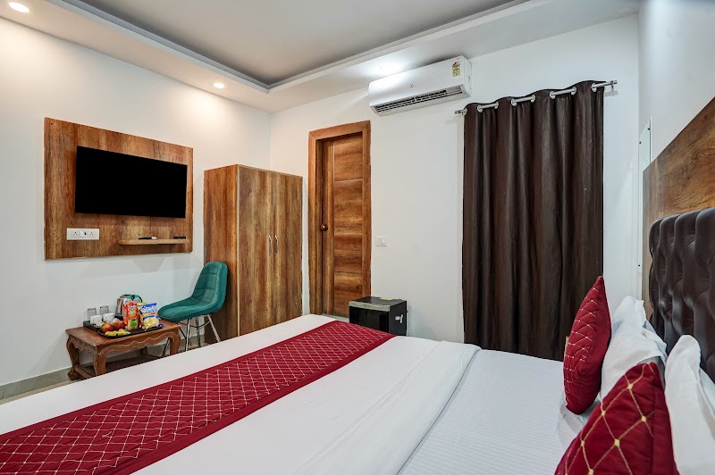 Hotel IVY - Hotel IVY A-34, Block A, Rd Number 2, Block B, Mahipalpur Village, Mahipalpur, New Delhi, Delhi 110037, India