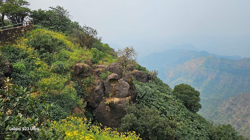 Connaught Peak - Connaught Peak WMXC+5F5, Connaught Peak Rd, Mahabaleshwar, Maharashtra 412806, India